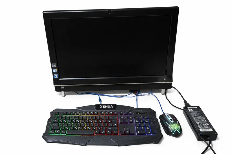 HP monoblok kompyuter (klaviatura va sichqoncha bilan)