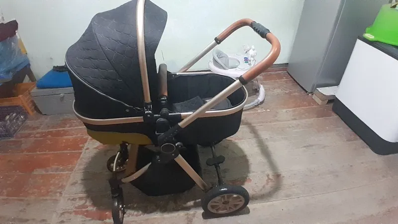 Каляска Сотилади 7