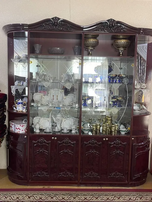 Servant mebel sotiladi
