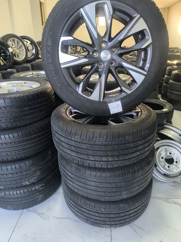 215,55,17 godyer 17 trekker GM db 3