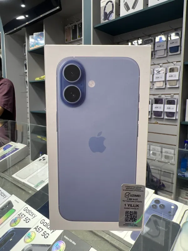 Iphone 17 blue