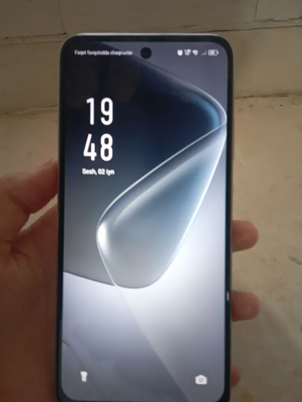 InfinixHOT50 xotira8/128 120 Hznarxi 1milon200soʻm