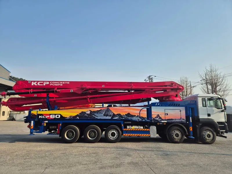 Автобетононасос KCP 60 метров на шасси HOWO SITRAK 10х4 — фото 1
