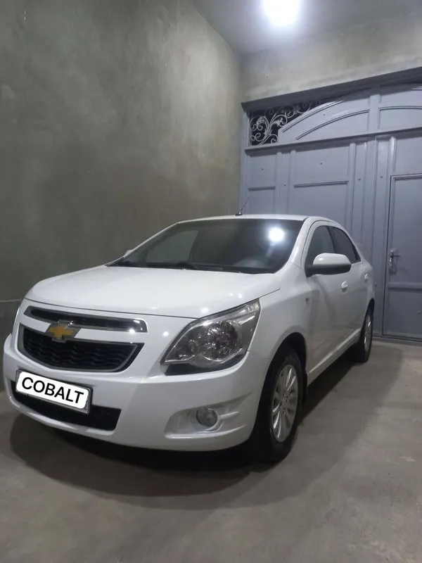 Chevrolet Cobalt avtomat — фото 1