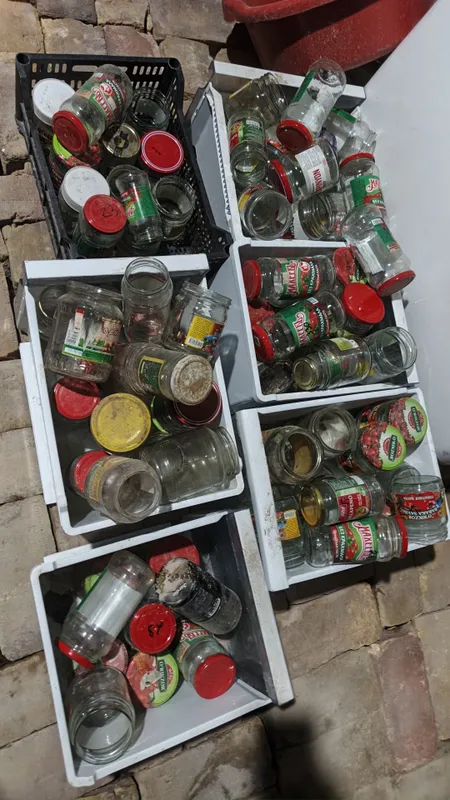 Bankalar sotiladi kelishilgan narhi 2000 dan 4000 gacha 1 Bankalar sotiladi kelishilgan narhi 2000 dan 4000 gacha 1