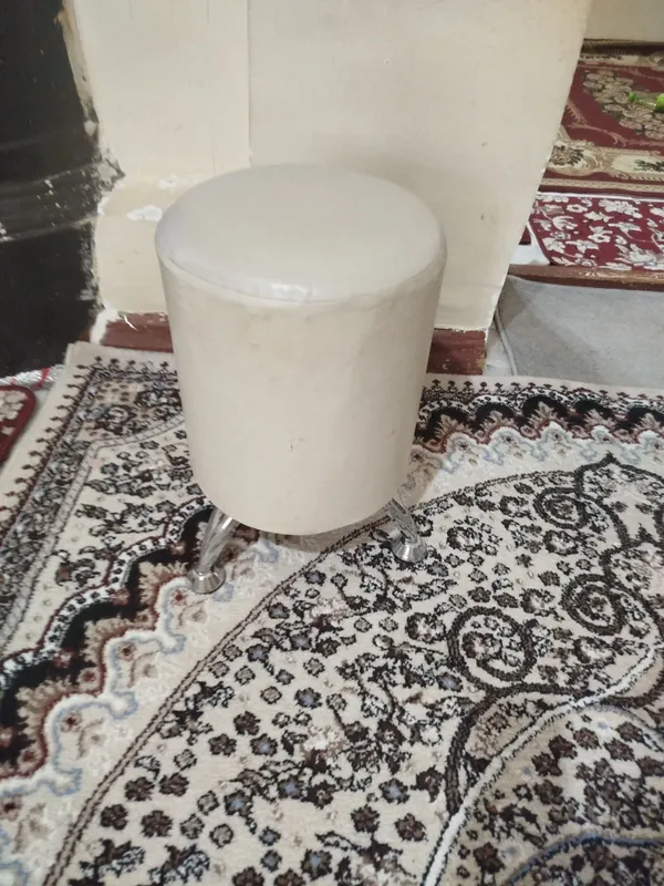 stol  sotiladi holati yaxshi narxi kelishiladi