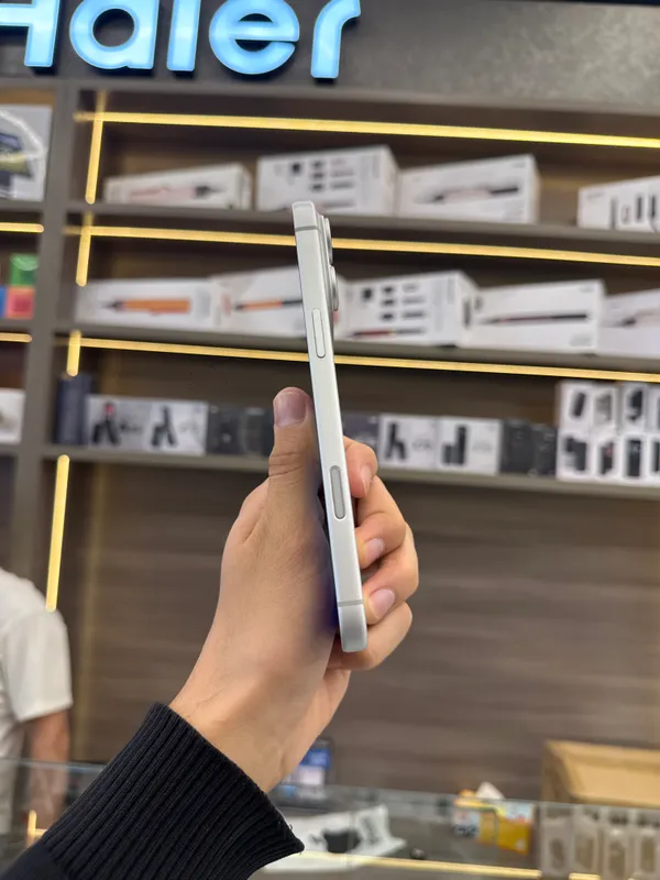 Iphone 17 Pro max Silver 3