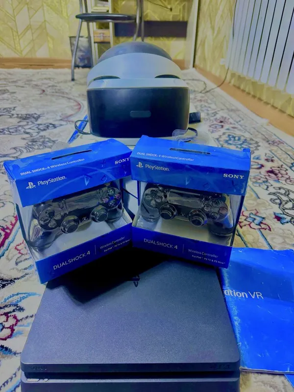 PS4 Slim 512 gb + Ps VR + 2 gamepad 1 PS4 Slim 512 gb + Ps VR + 2 gamepad 1