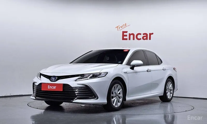 Toyota Camry 2.5 LE Hybrid 4