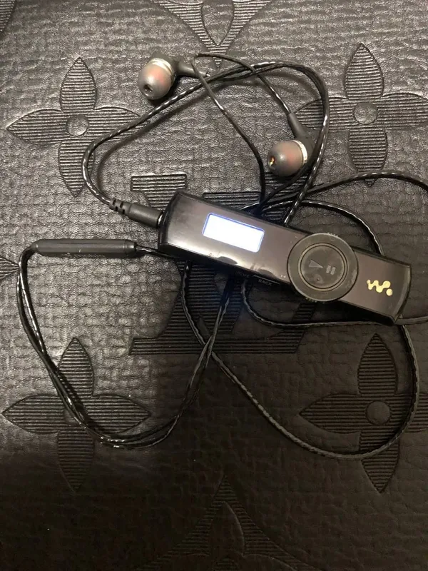 Assalom alekum Mp3 player Sotiladi Sony Walkman — фото 3