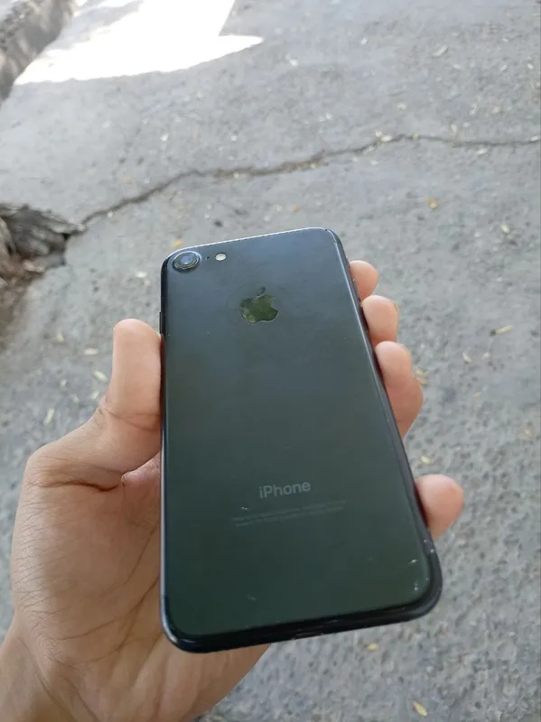 iphone 7 qora rangli 6