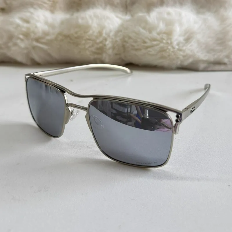 Oakley Holbrook Ti (USA) солнцезащитные очки из титана с поляризацией — фото 2