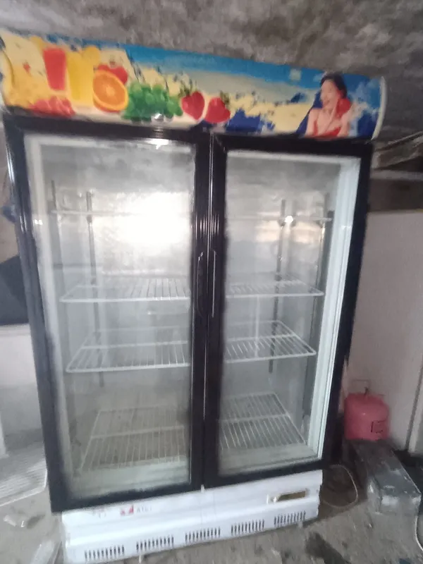 Продам холодильник витрины Продам холодильник витрины