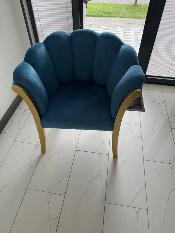 Ofis yoki uyga mebel