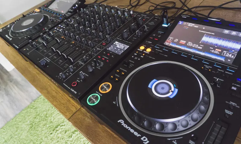Продается Pioneer DJ 2