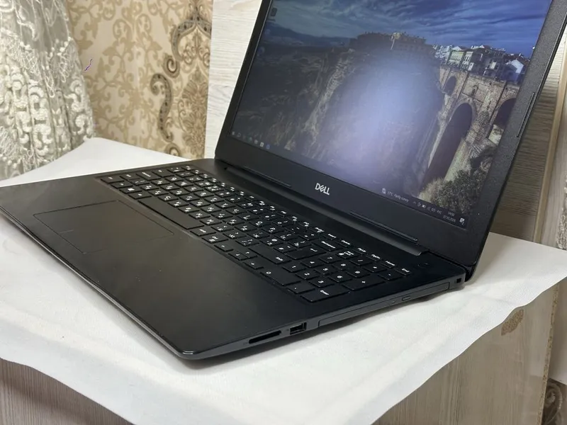 Laptop ноутбук Dell Inspiron 15 intel Core i3 8/256 SSD отпечаток — фото 1
