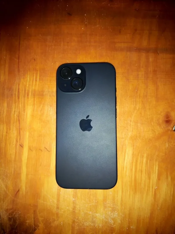 Iphone 15 ideal holatda