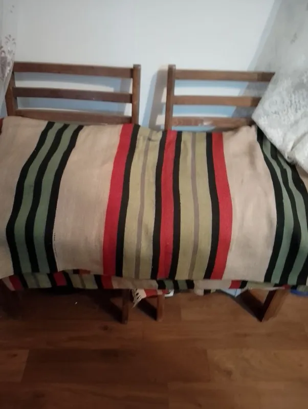 Палас из шерсти ,полосатый в хорошем состоянии,стираный,.