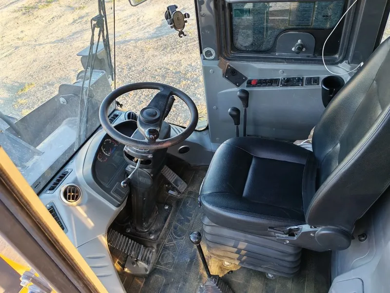 Pogruzchik 1.8 kub 7 Pogruzchik 1.8 kub 7