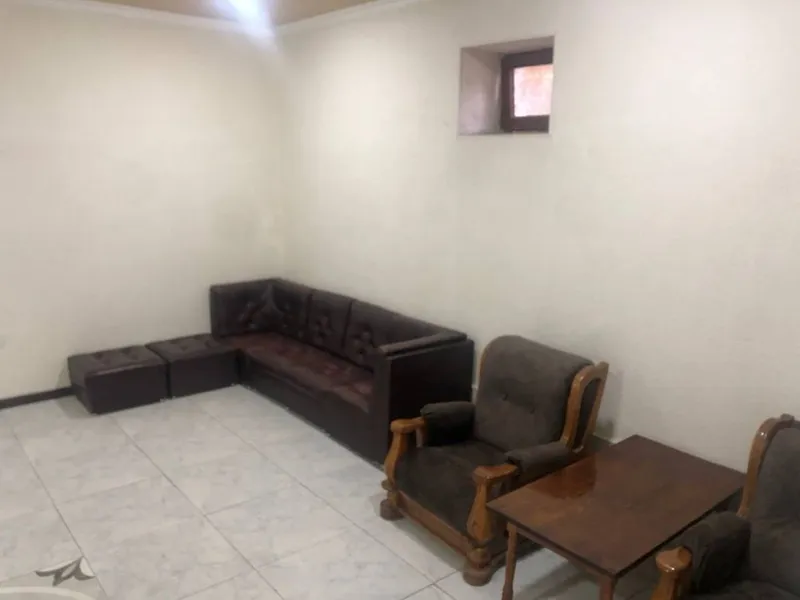 Yangi qurilishdagi yarim podval qavati, Gospitalka yo‘lidan ikkinchi qator 6 Yangi qurilishdagi yarim podval qavati, Gospitalka yo‘lidan ikkinchi qator 6