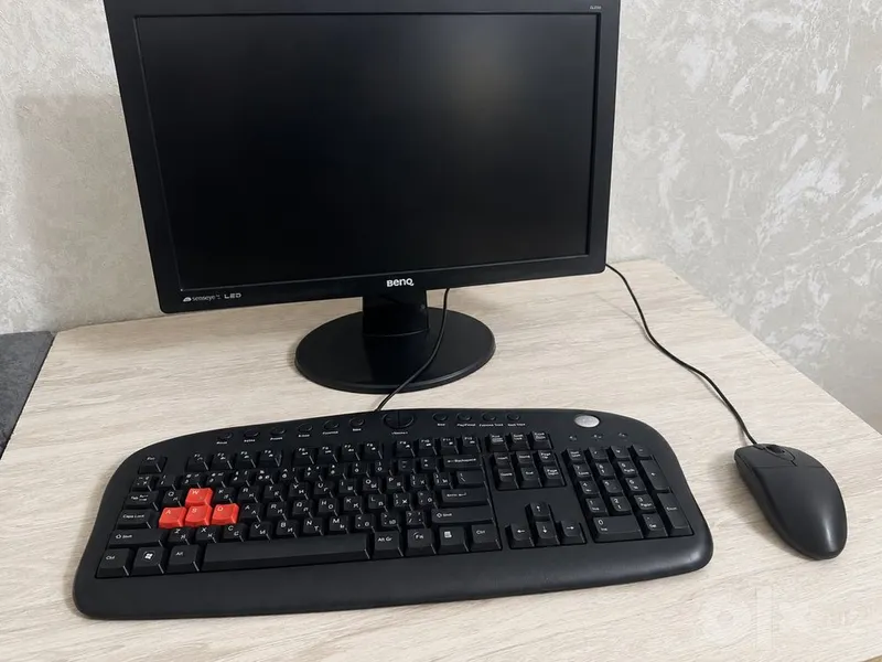 Продается Монитор,клавиатура,мышка Продается Монитор,клавиатура,мышка