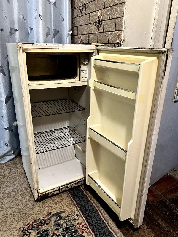 Холодильник рабочий Саратов гнилой. 1