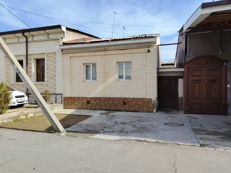 Продаётся двор (ховли) в Уchtepa, 2,57 сотки, улица у мечети 1