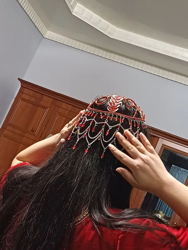 Juleyta diademasi qul ishi