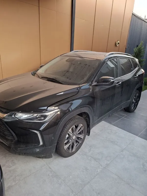 Traker 23 yil primer full 600 km yurgan qora Traker 23 yil primer full 600 km yurgan qora