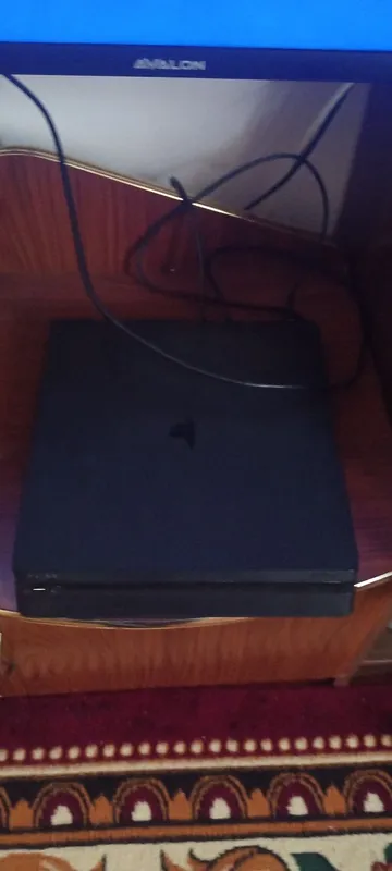 Playstation 4 slim сатылады