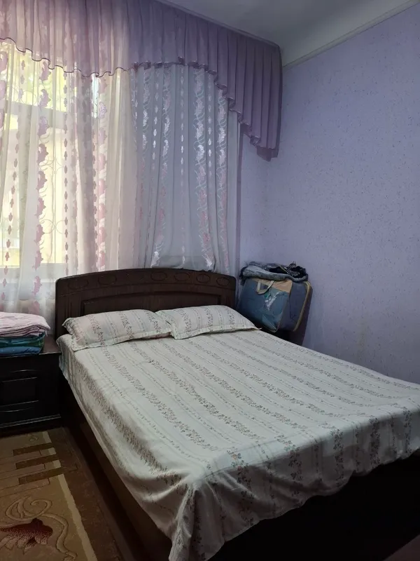 Продам двуспальную кровать в хорошем состоянии Продам двуспальную кровать в хорошем состоянии