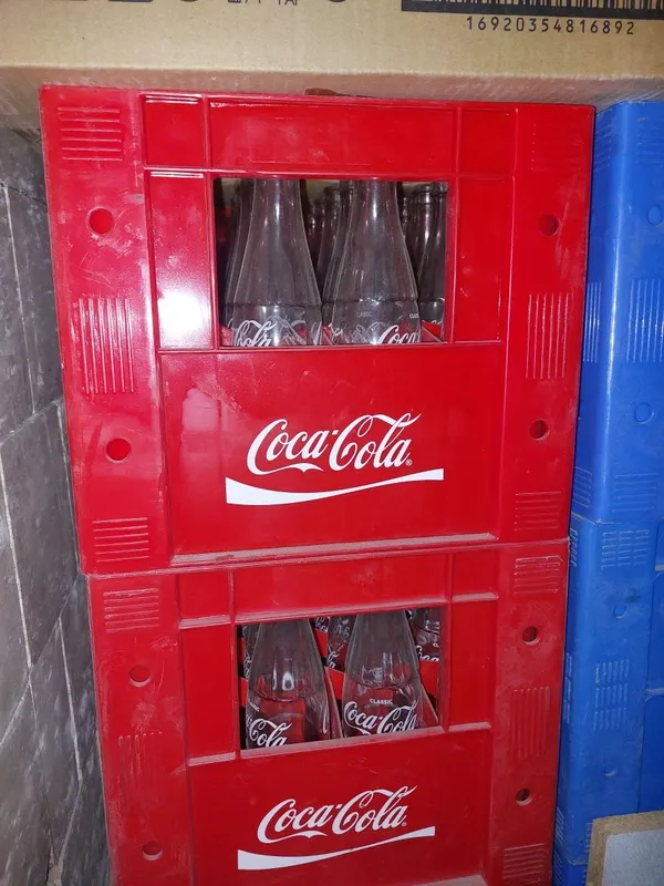 Kola yashik sotiladi Kola yashik sotiladi