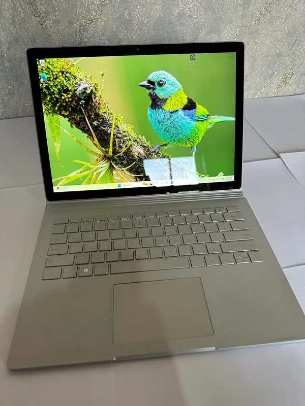 Microsoft Surface Book 2 8/256GB