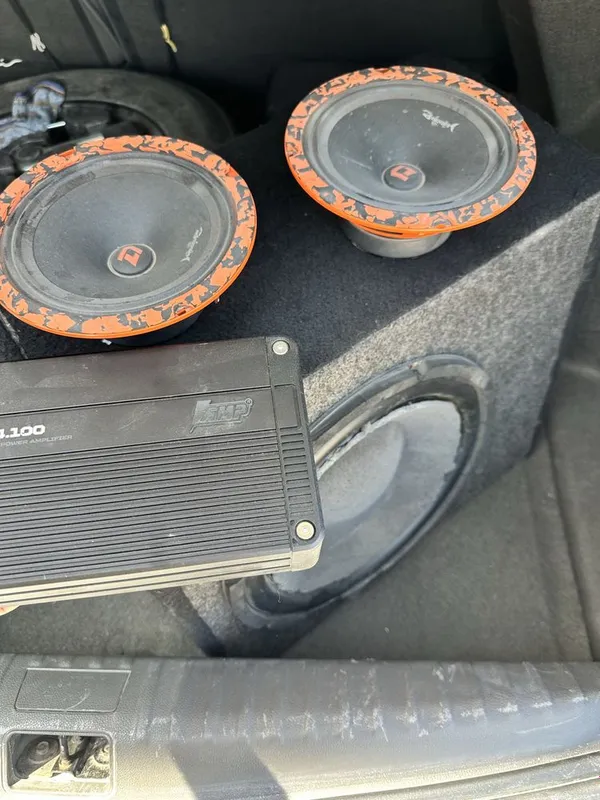 tayyor akustika estradnoy barracuda kalonka. usilitel + JBL sabvufer 1 tayyor akustika estradnoy barracuda kalonka. usilitel + JBL sabvufer 1