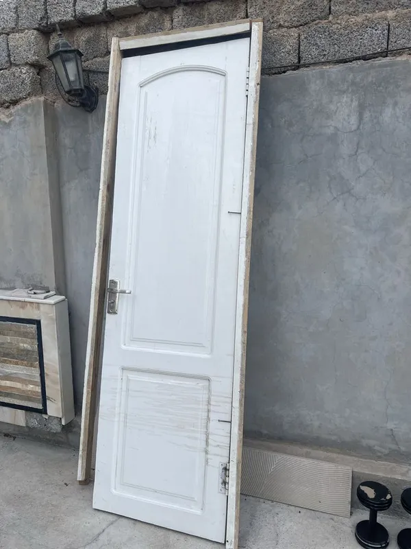 Эшик ёгочли қулуфлари бор холатияхши. 3 Эшик ёгочли қулуфлари бор холатияхши. 3
