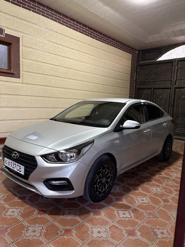 Hyundai accent(solaris) 2020 1.6mator 45ming probeg 3