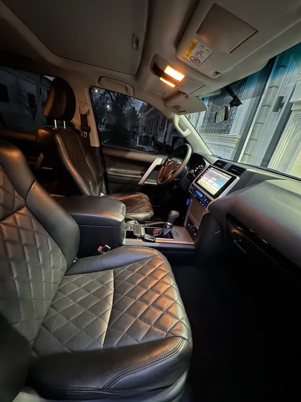 Land Cruiser Toyota 150 Tozza SROCHNA Sotiladi!! — фото 3
