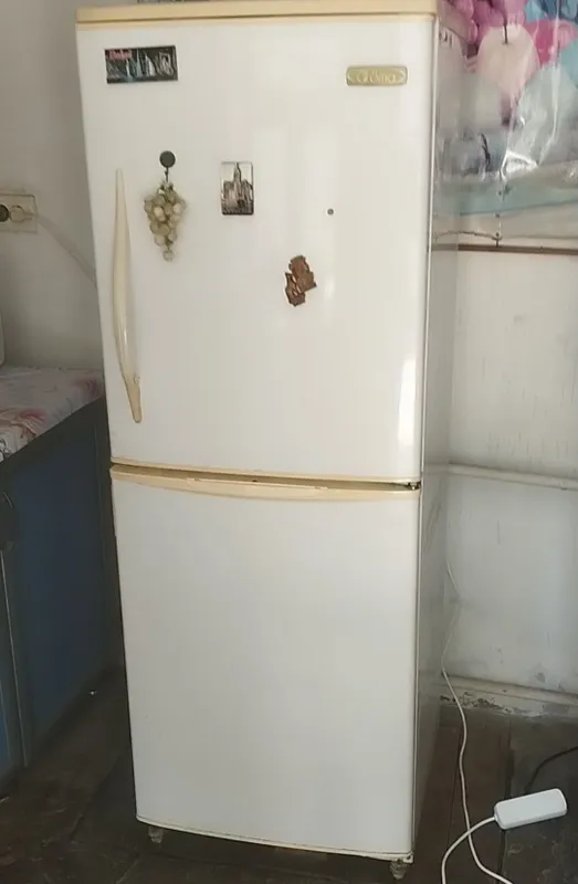 Продам холодильник sino 1