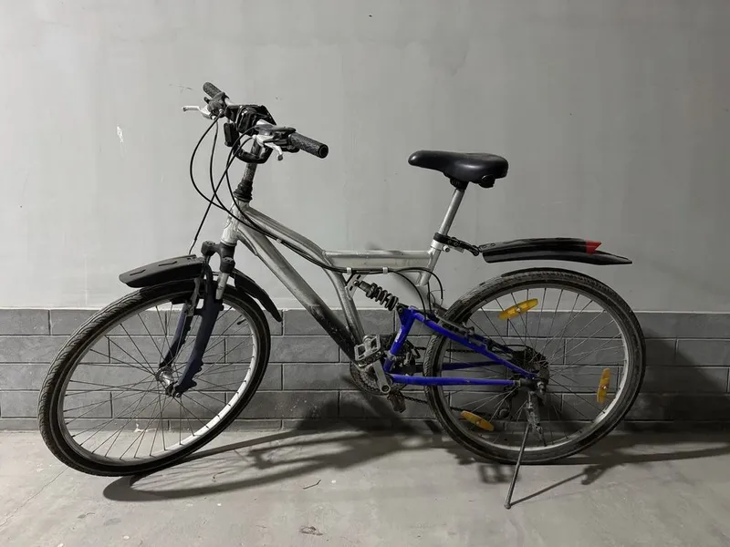 Velosiped sotiladi Velosiped sotiladi