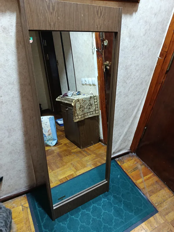 Продаётся зеркало за 450.000 тысяч сум Продаётся зеркало за 450.000 тысяч сум