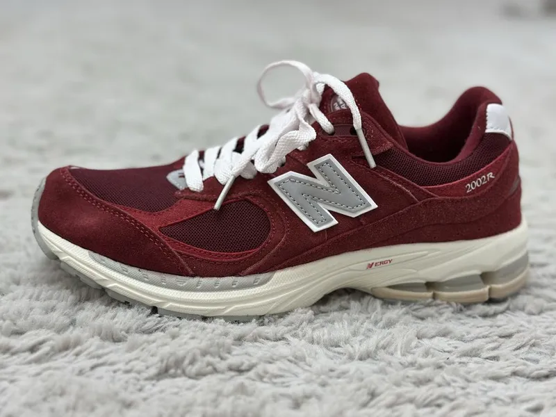 Кроссовки New balance 2002r Red colour — фото 1