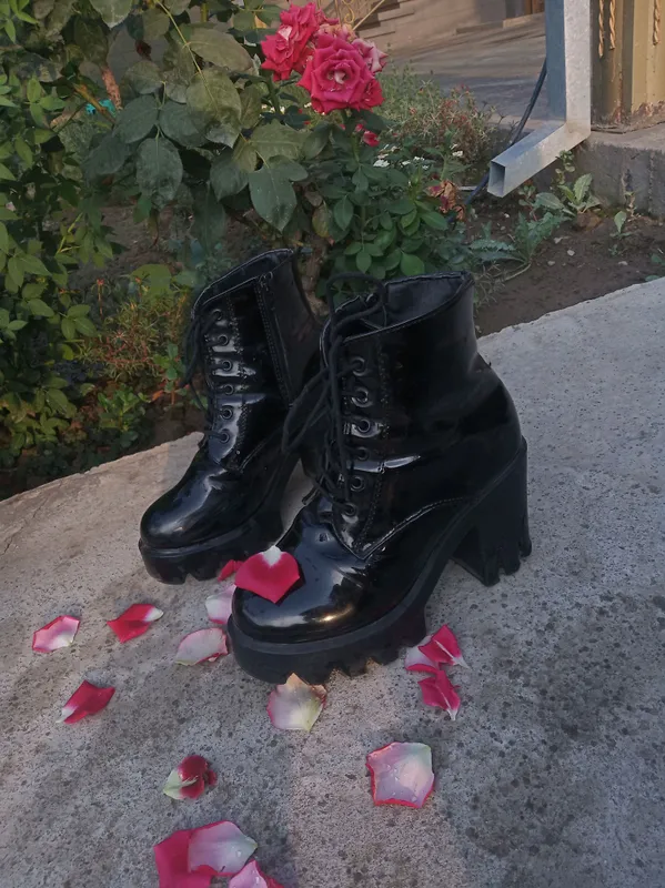 Poshnali etiklar 1 Poshnali etiklar 1