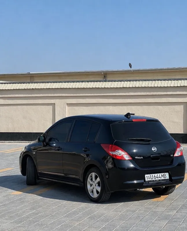Nissan Tiida срочно продаётся, есть гендоверенность, состояние отличное, рестайлинг, наличный расчёт 2 Nissan Tiida срочно продаётся, есть гендоверенность, состояние отличное, рестайлинг, наличный расчёт 2