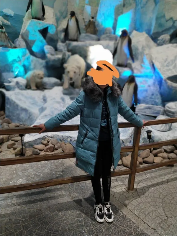 Kurtka sotiladi lux kachestva