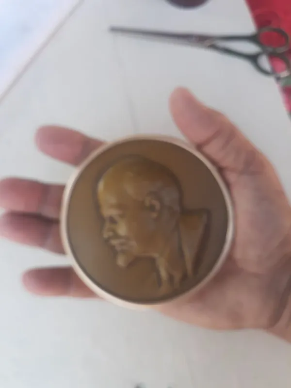 Продаётся медальон