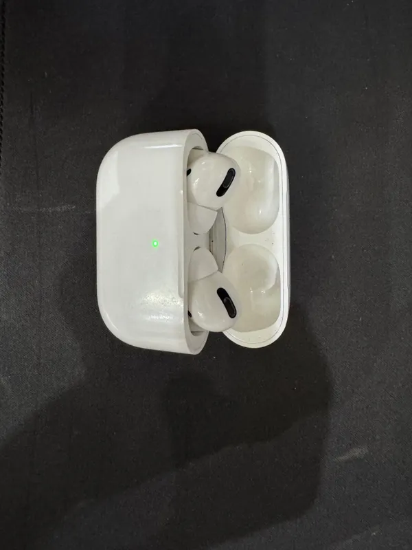 AirPods Pro Lightning 2