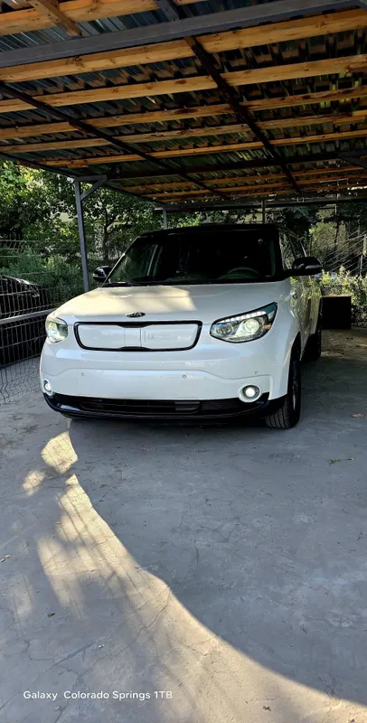 Электро кроссовер KIA 3 Электро кроссовер KIA 3