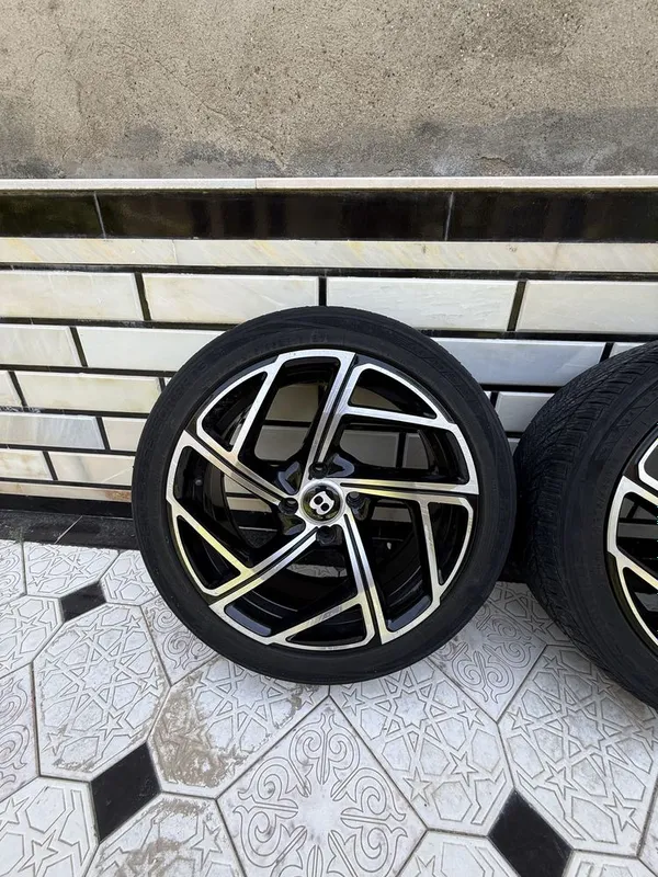 16 lik BENTLEY diska, komplekt (4 ta) holati yaxshi 6