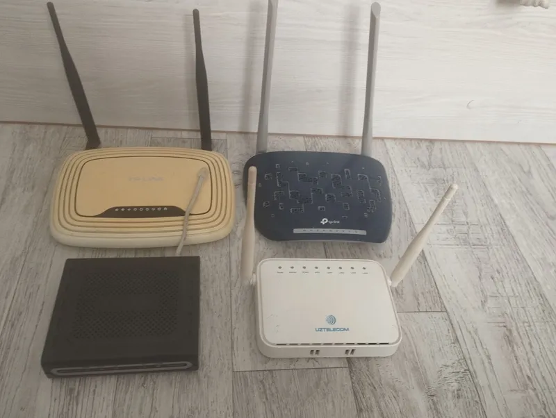 wi fi роутер.4штуки.индикатори горять.за все 60тыс 1