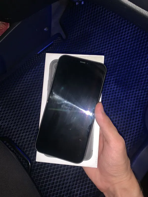 Iphone 11 в хорошеем состаяниии с каробка документами 4